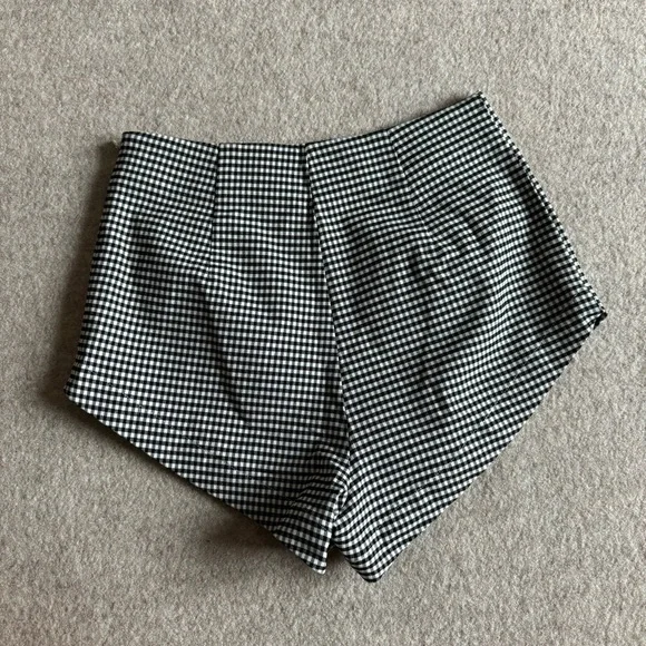 Gingham black and white micro mini shorts - Picture 2 of 3